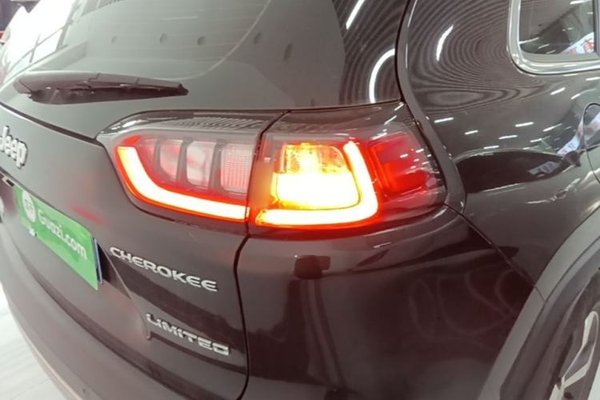 Jeep Cherokee 2019, 58400 км, за 10302 USD - фото 7