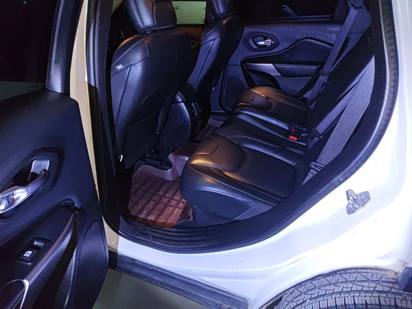 Jeep Cherokee 2019, 38200 км, за 10842 USD - фото 18