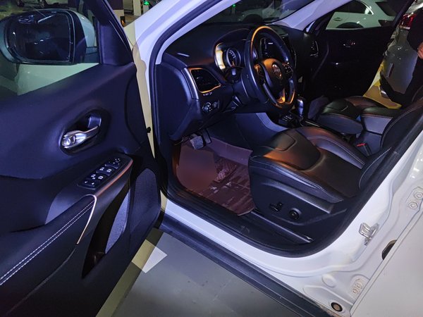 Jeep Cherokee 2019, 38200 км, за 10842 USD - фото 17