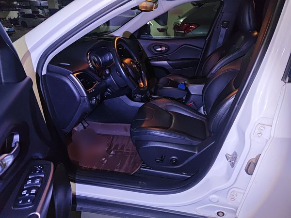 Jeep Cherokee 2019, 38200 км, за 10842 USD - фото 16