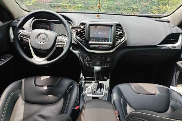 Jeep Cherokee 2020, 60800 км, за 7996 USD - фото 9