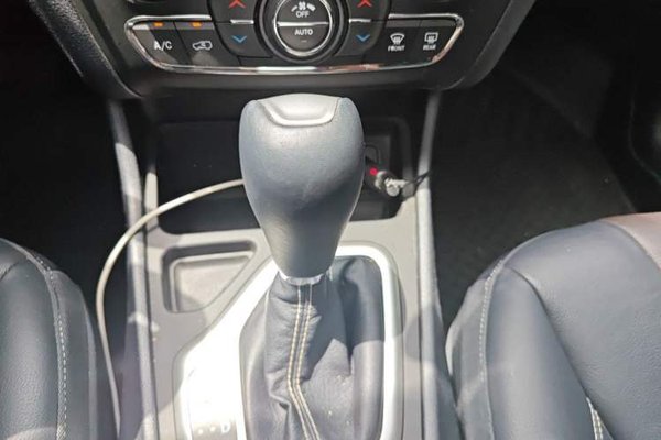 Jeep Cherokee 2020, 60800 км, за 7996 USD - фото 14