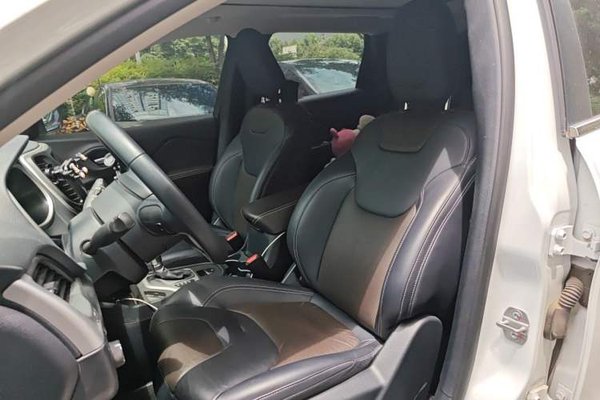 Jeep Cherokee 2020, 60800 км, за 7996 USD - фото 15