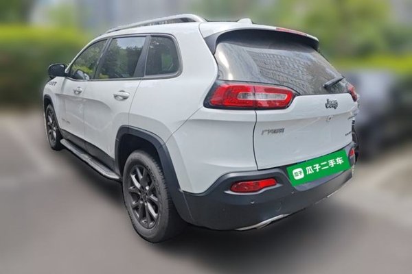 Jeep Cherokee 2020, 60800 км, за 7996 USD