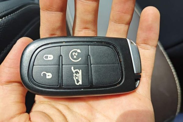 Jeep Cherokee 2020, 60800 км, за 7996 USD - фото 20