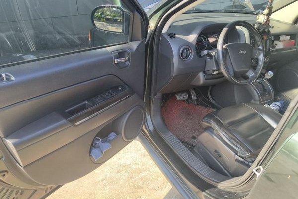 Jeep Compass 2010, 167500 км, за 2584 USD - фото 16