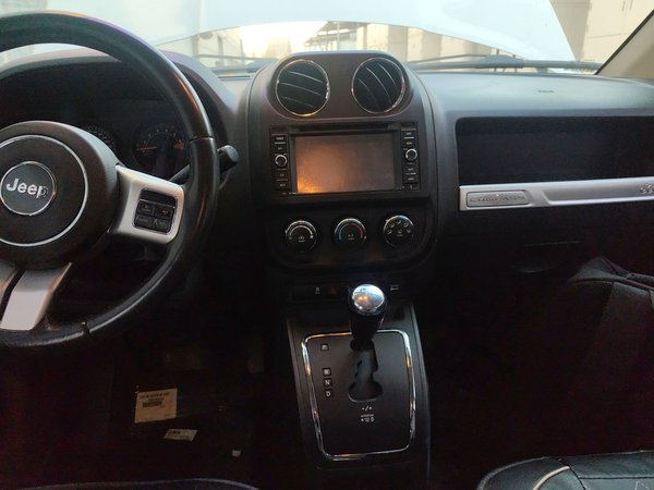 Jeep Compass 2014, 122000 км, за 6011 USD - фото 4