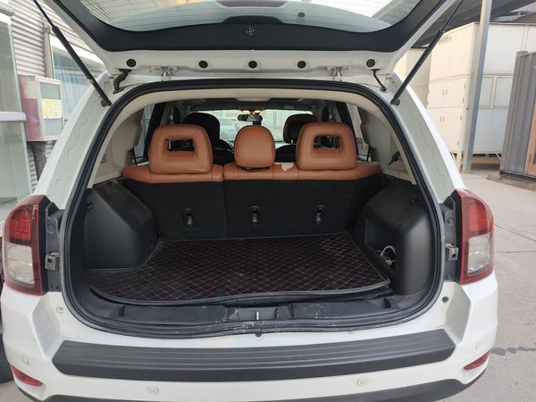Jeep Compass 2014, 122000 км, за 6011 USD - фото 8