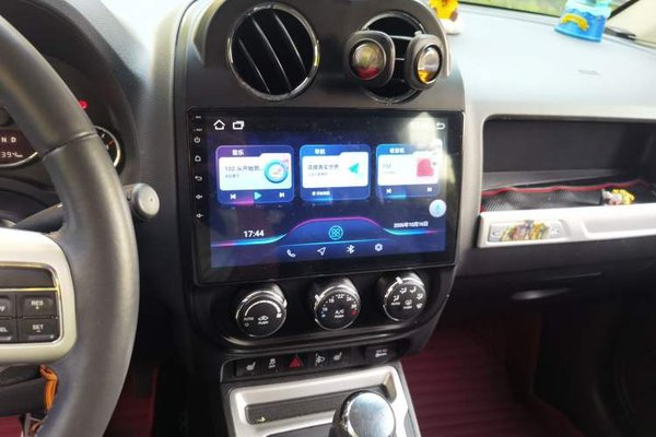 Jeep Compass 2014, 58300 км, за 6447 USD - фото 10