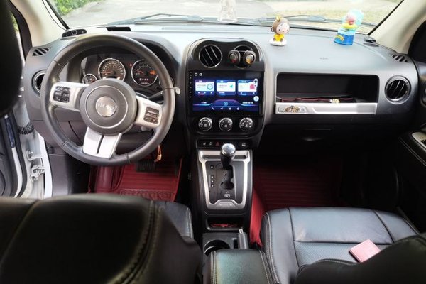 Jeep Compass 2014, 58300 км, за 6447 USD - фото 6