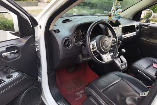 Jeep Compass 2014, 58300 км, за 6447 USD - фото 13