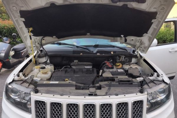 Jeep Compass 2014, 58300 км, за 6447 USD - фото 17