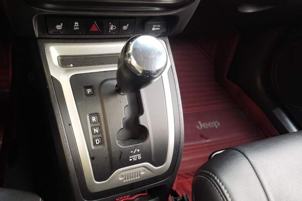 Jeep Compass 2014, 58300 км, за 6447 USD - фото 11