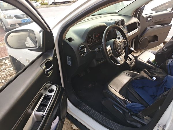 Jeep Compass 2014, 93200 км, за 5481 USD - фото 19