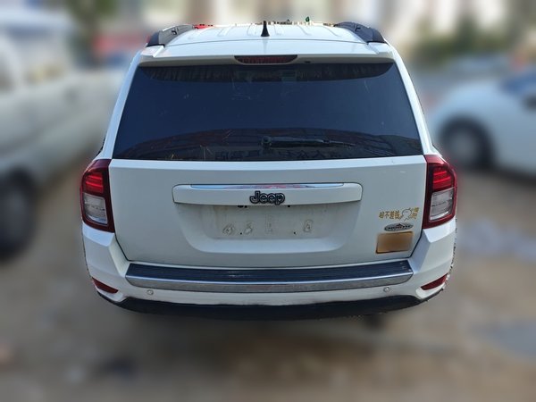 Jeep Compass 2014, 93200 км, за 5481 USD