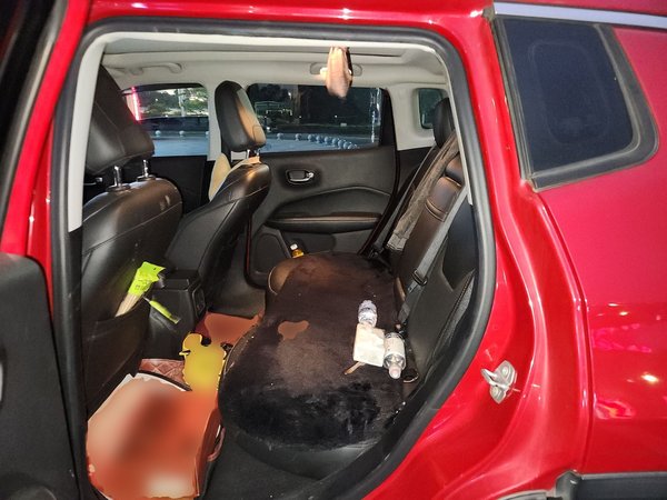 Jeep Compass 2017, 127700 км, за 6389 USD - фото 13