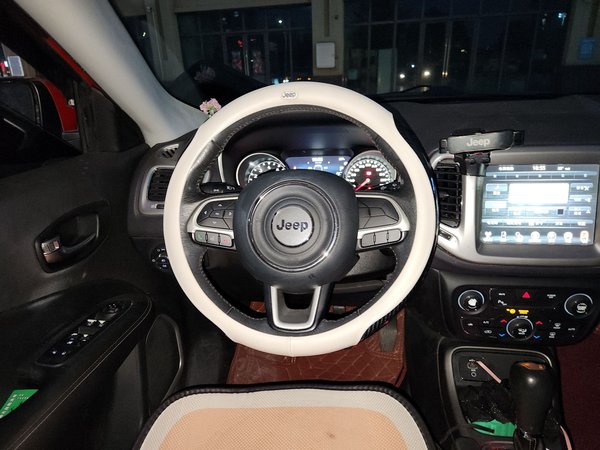 Jeep Compass 2017, 127700 км, за 6389 USD - фото 19