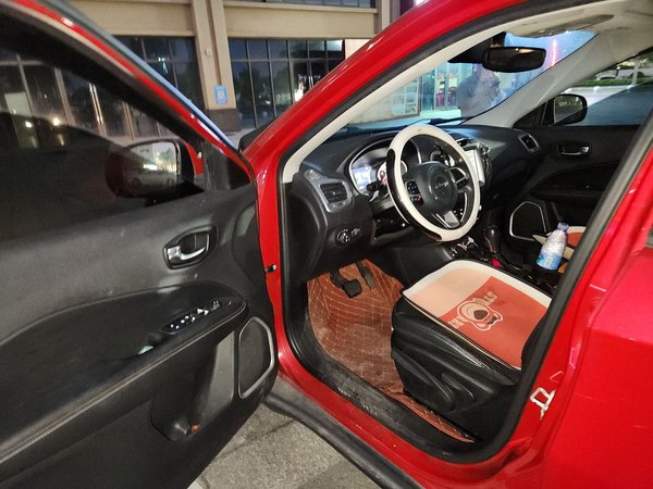 Jeep Compass 2017, 127700 км, за 6389 USD - фото 18