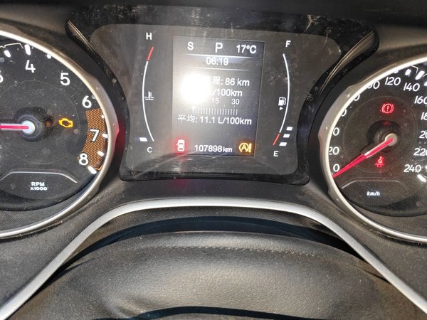 Jeep Compass 2017, 107800 км, за 4897 USD - фото 13