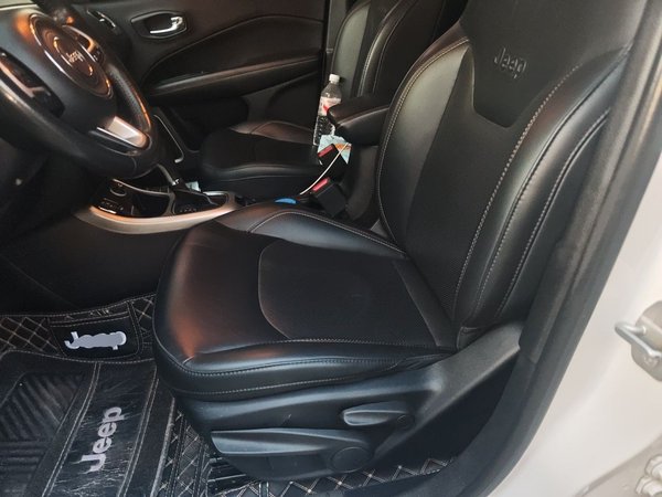 Jeep Compass 2017, 114500 км, за 6326 USD - фото 16