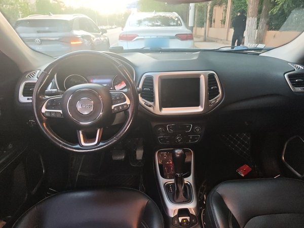 Jeep Compass 2017, 114500 км, за 6326 USD - фото 10