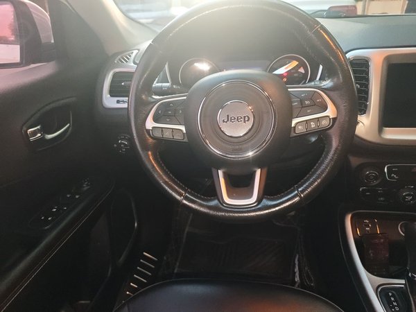 Jeep Compass 2017, 114500 км, за 6326 USD - фото 11
