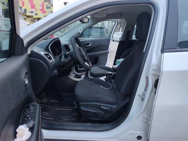 Jeep Compass 2017, 139100 км, за 5792 USD - фото 14