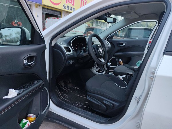 Jeep Compass 2017, 139100 км, за 5792 USD - фото 20