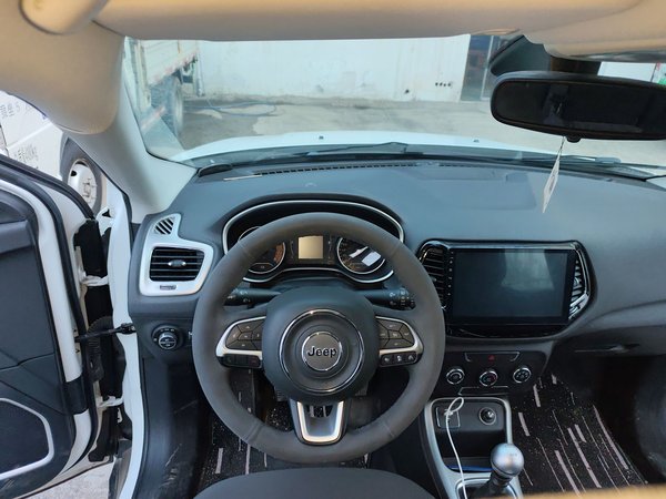 Jeep Compass 2017, 139100 км, за 5792 USD - фото 11