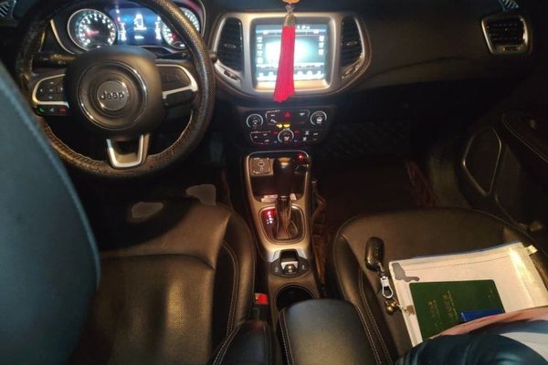 Jeep Compass 2017, 38300 км, за 5793 USD - фото 10