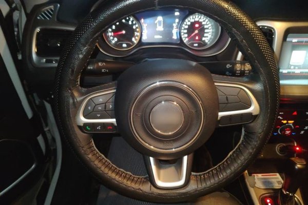 Jeep Compass 2017, 38300 км, за 5793 USD - фото 11