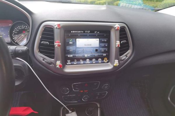 Jeep Compass 2017, 74600 км, за 6304 USD - фото 10