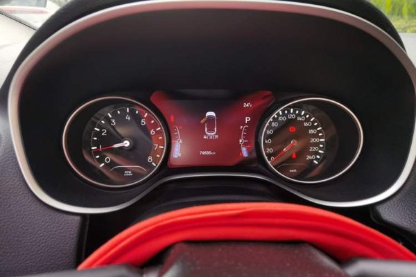 Jeep Compass 2017, 74600 км, за 6304 USD - фото 8