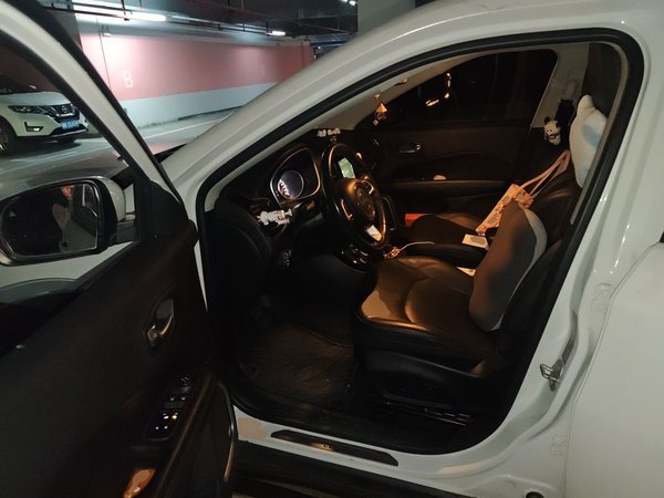 Jeep Compass 2017, 89300 км, за 7606 USD - фото 17