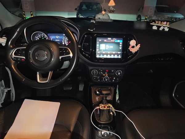 Jeep Compass 2017, 89300 км, за 7606 USD - фото 10