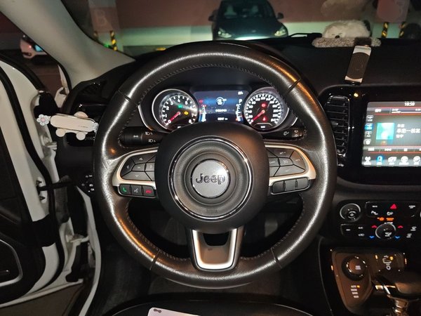 Jeep Compass 2017, 89300 км, за 7606 USD - фото 11