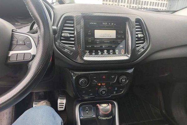 Jeep Compass 2017, 89800 км, за 6602 USD - фото 16