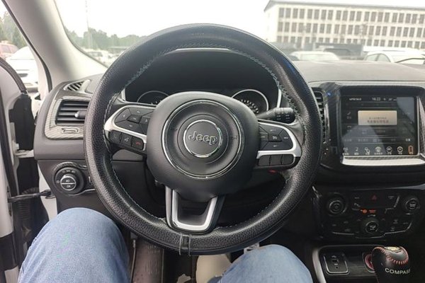 Jeep Compass 2017, 89800 км, за 6602 USD - фото 14