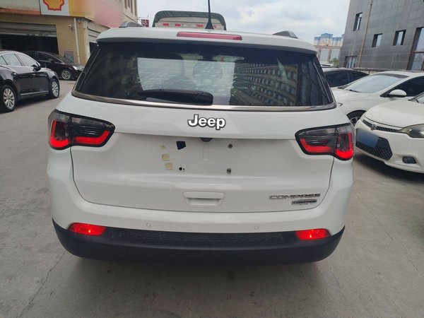 Jeep Compass 2017, 98100 км, за 7028 USD