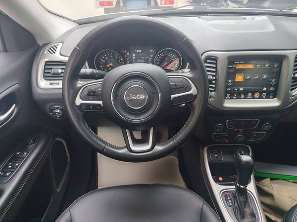 Jeep Compass 2017, 98100 км, за 7028 USD - фото 10