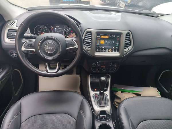 Jeep Compass 2017, 98100 км, за 7028 USD - фото 9