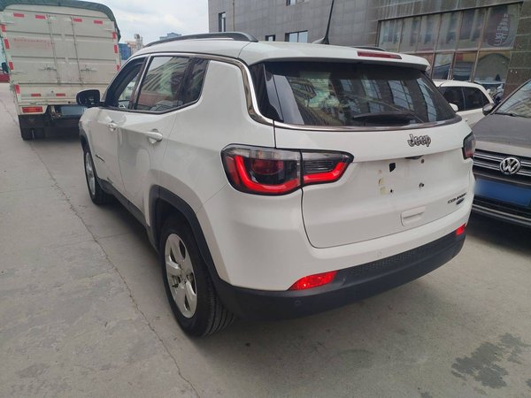 Jeep Compass 2017, 98100 км, за 7028 USD