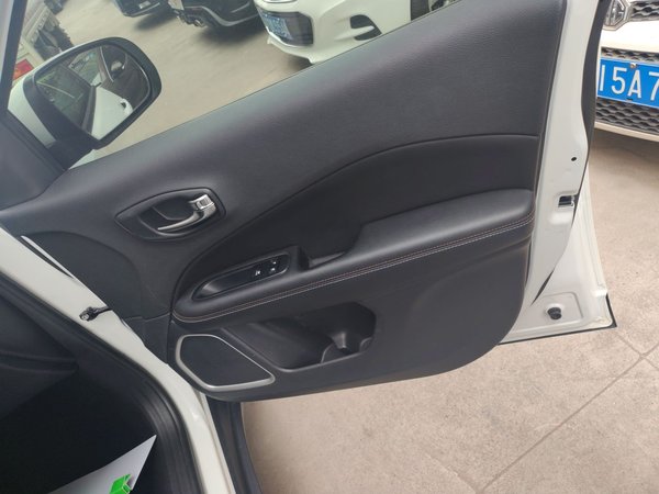 Jeep Compass 2017, 98100 км, за 7028 USD - фото 25