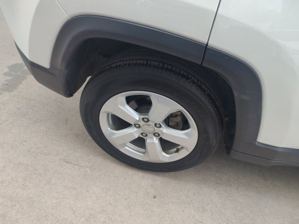 Jeep Compass 2017, 98100 км, за 7028 USD - фото 29