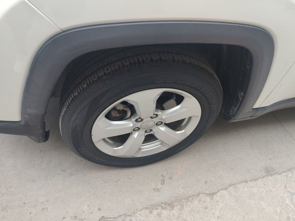 Jeep Compass 2017, 98100 км, за 7028 USD - фото 22