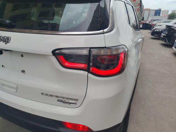 Jeep Compass 2017, 98100 км, за 7028 USD - фото 7