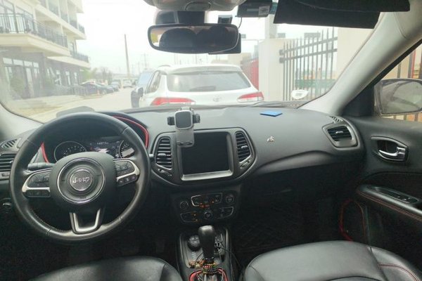 Jeep Compass 2017, 104100 км, за 7967 USD - фото 6