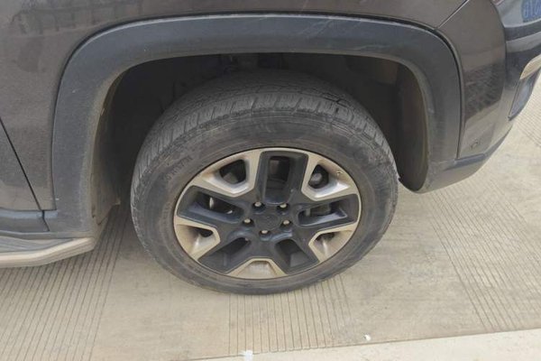 Jeep Compass 2017, 104100 км, за 7967 USD