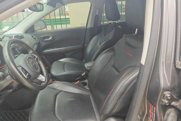 Jeep Compass 2017, 104100 км, за 7967 USD - фото 12