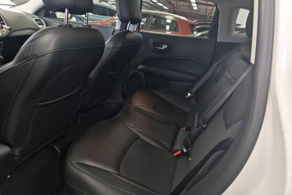 Jeep Compass 2019, 69800 км, за 8249 USD - фото 20